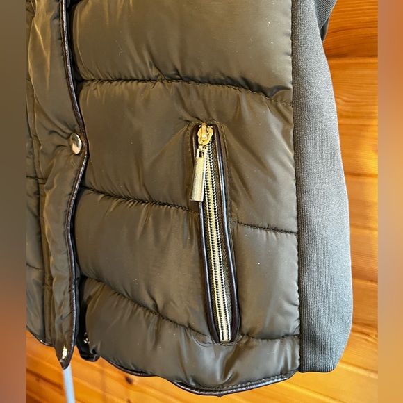 YMI Army green vest Size S - Picture 2 of 14